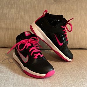 Nike basketball sneakers size 3.5 Y